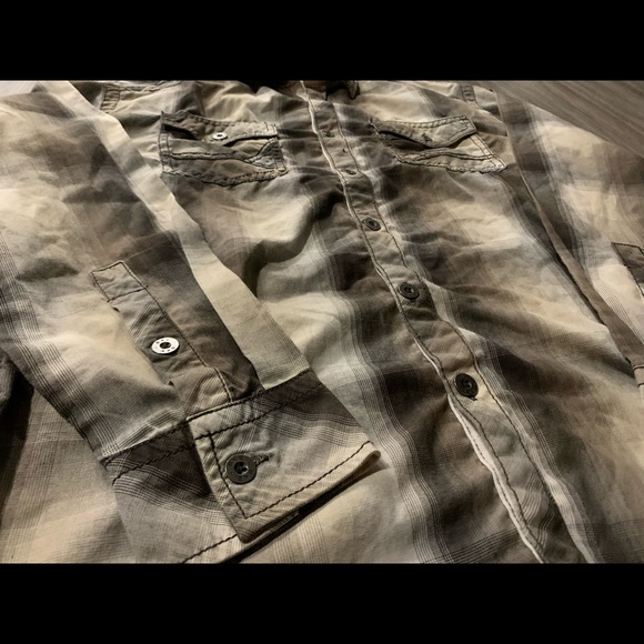Men’s BKE Button Up Plaid Shirt Size Medium - Picture 3 of 5